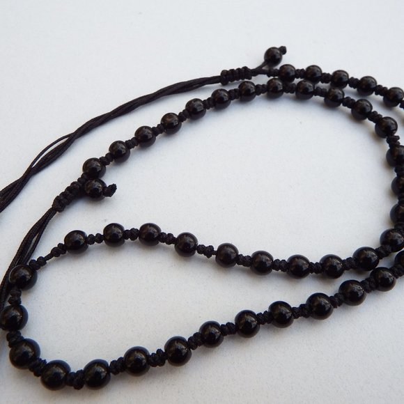 10.58grams Black Onyx Gemstone Necklace - Picture 7 of 11